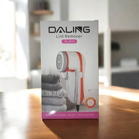 Daling lint remover DL-2015 box packaging on wooden table